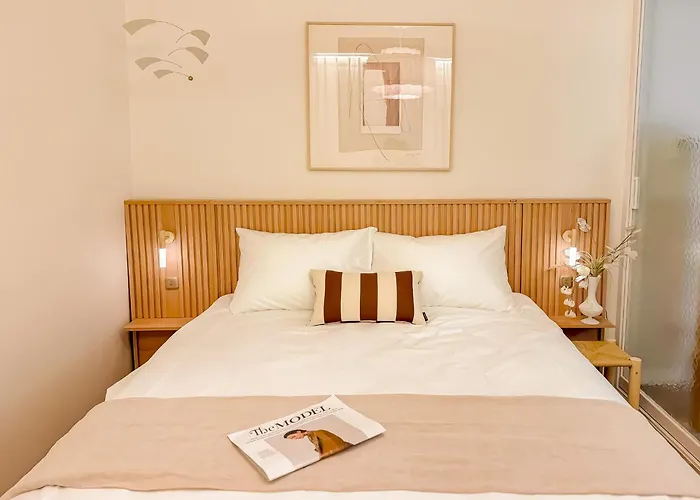 Heart Of Gangnam,garosu-gil, 10minute Walk From Sinsa Station Séoul