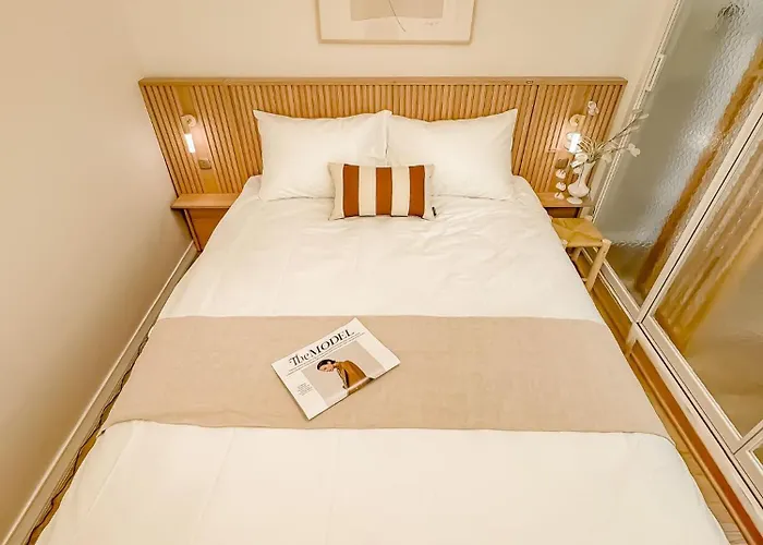 Heart Of Gangnam,garosu-gil, 10minute Walk From Sinsa Station Appartement