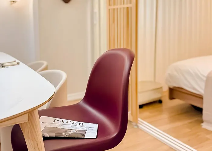 Appartement Heart Of Gangnam,garosu-gil, 10minute Walk From Sinsa Station *