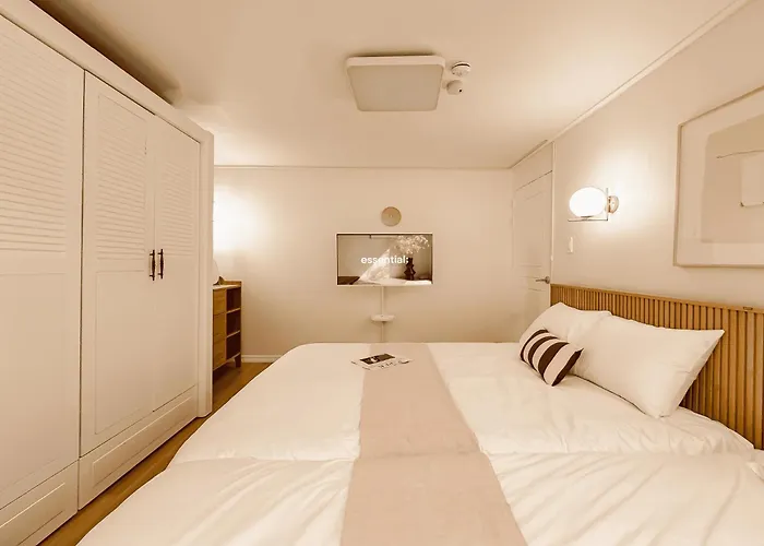 Heart Of Gangnam,garosu-gil, 10minute Walk From Sinsa Station Appartement *